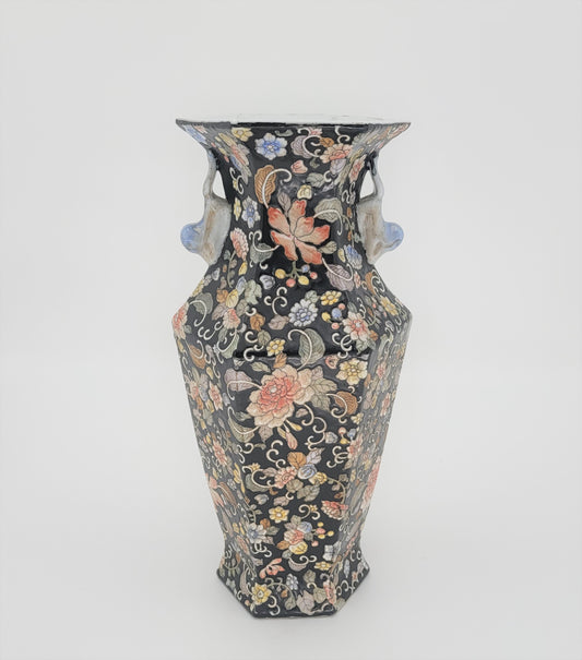 Chinese  Antique Vase